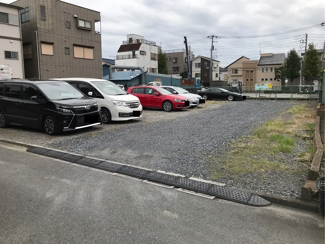 江戸川区鹿骨２丁目　月極駐車場